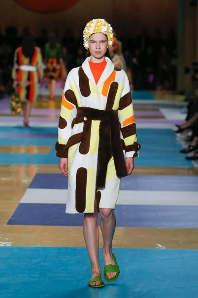 Look 37